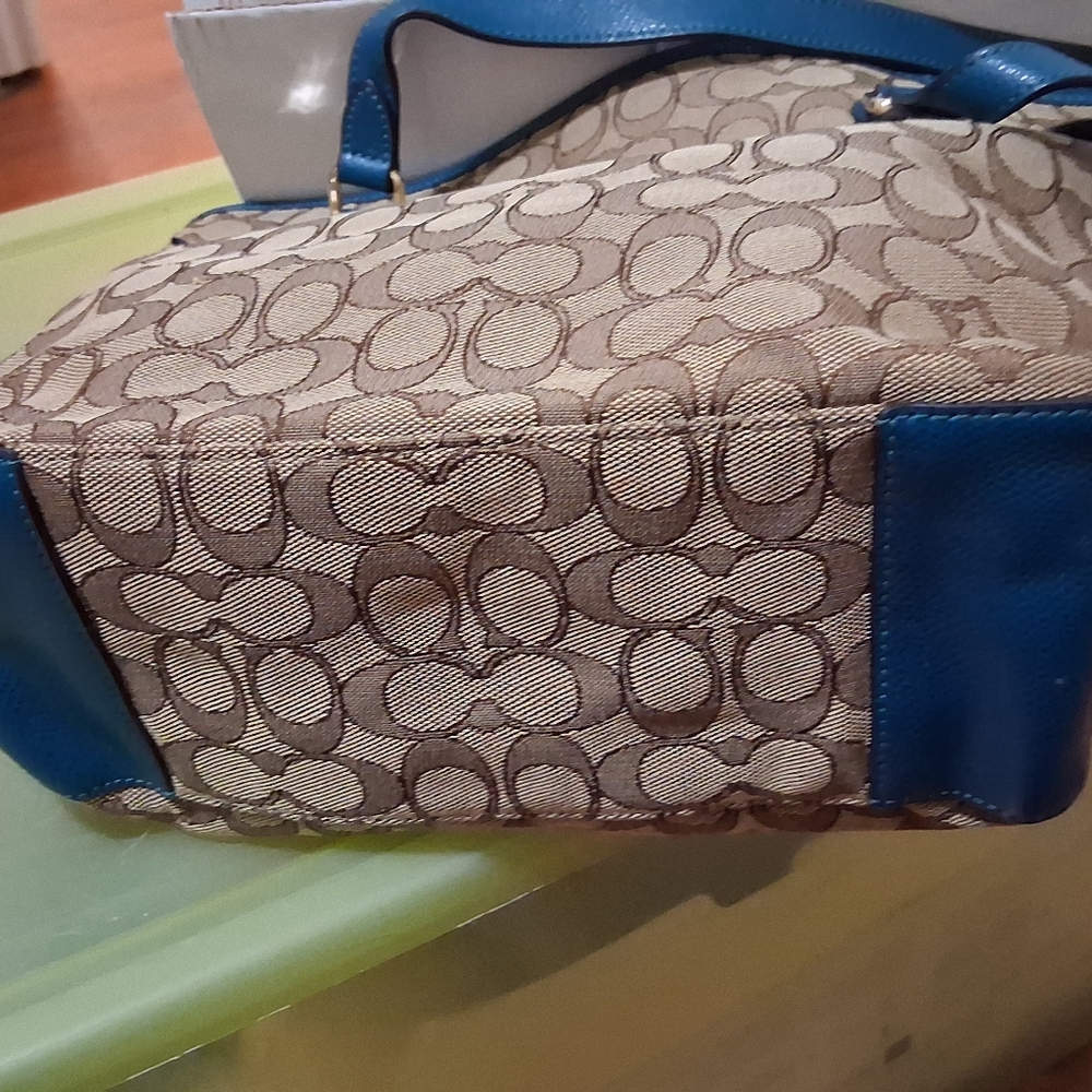 Coach Tan with Teal trim Jaquard Tote - Picture 7 of 9